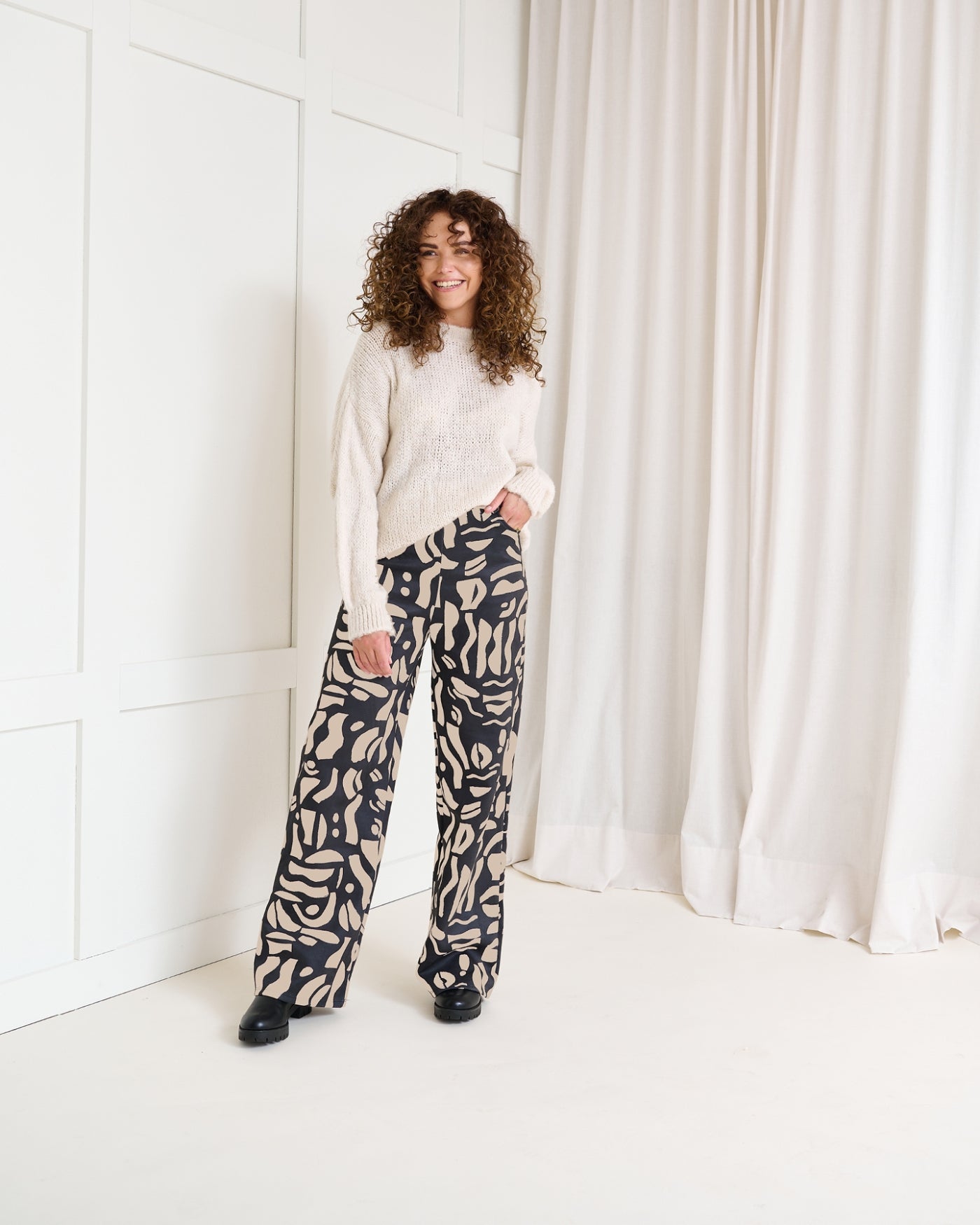 Foxy - Uni | Off-White