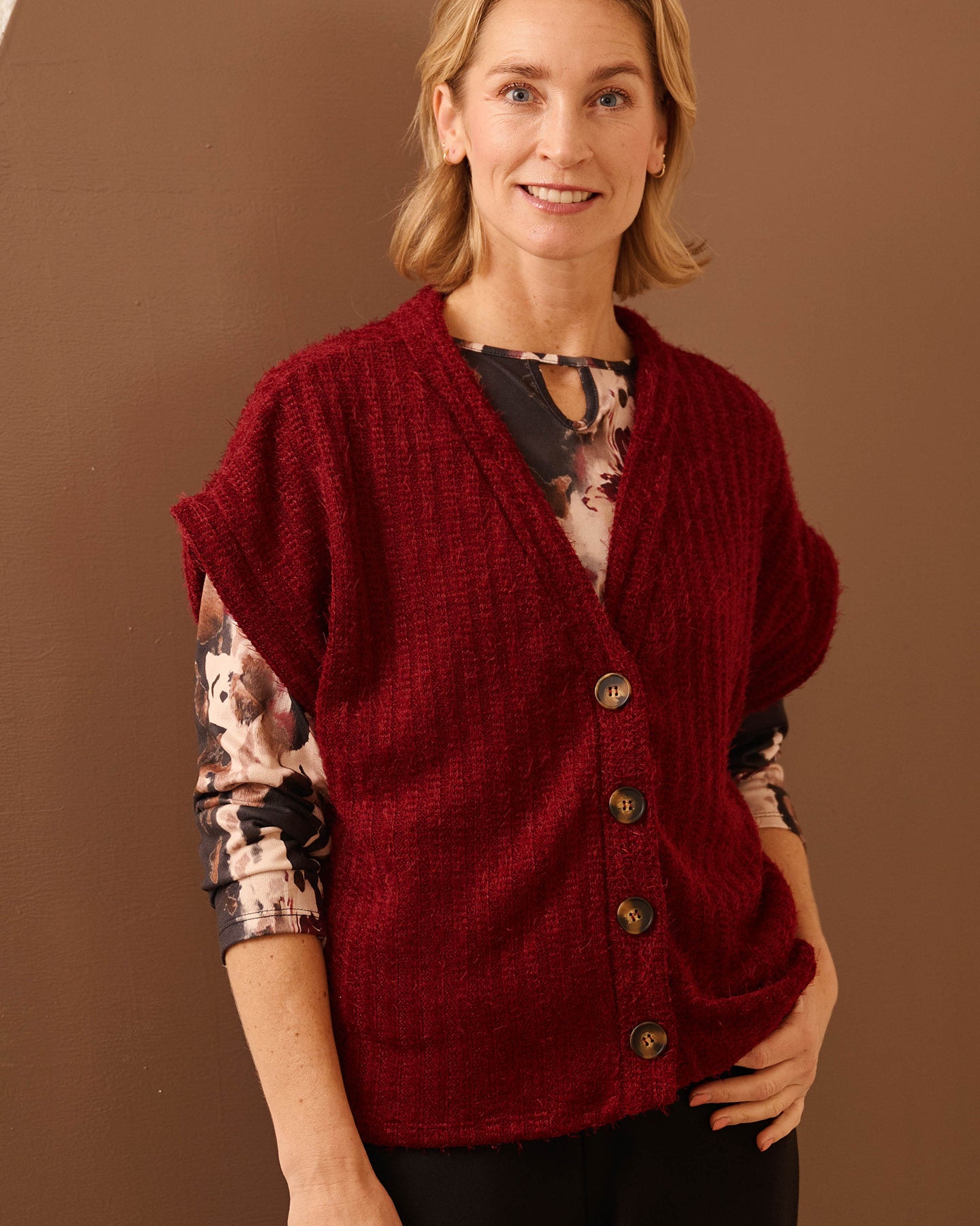 Vest - Scarlet Fluffy | Beaujolais