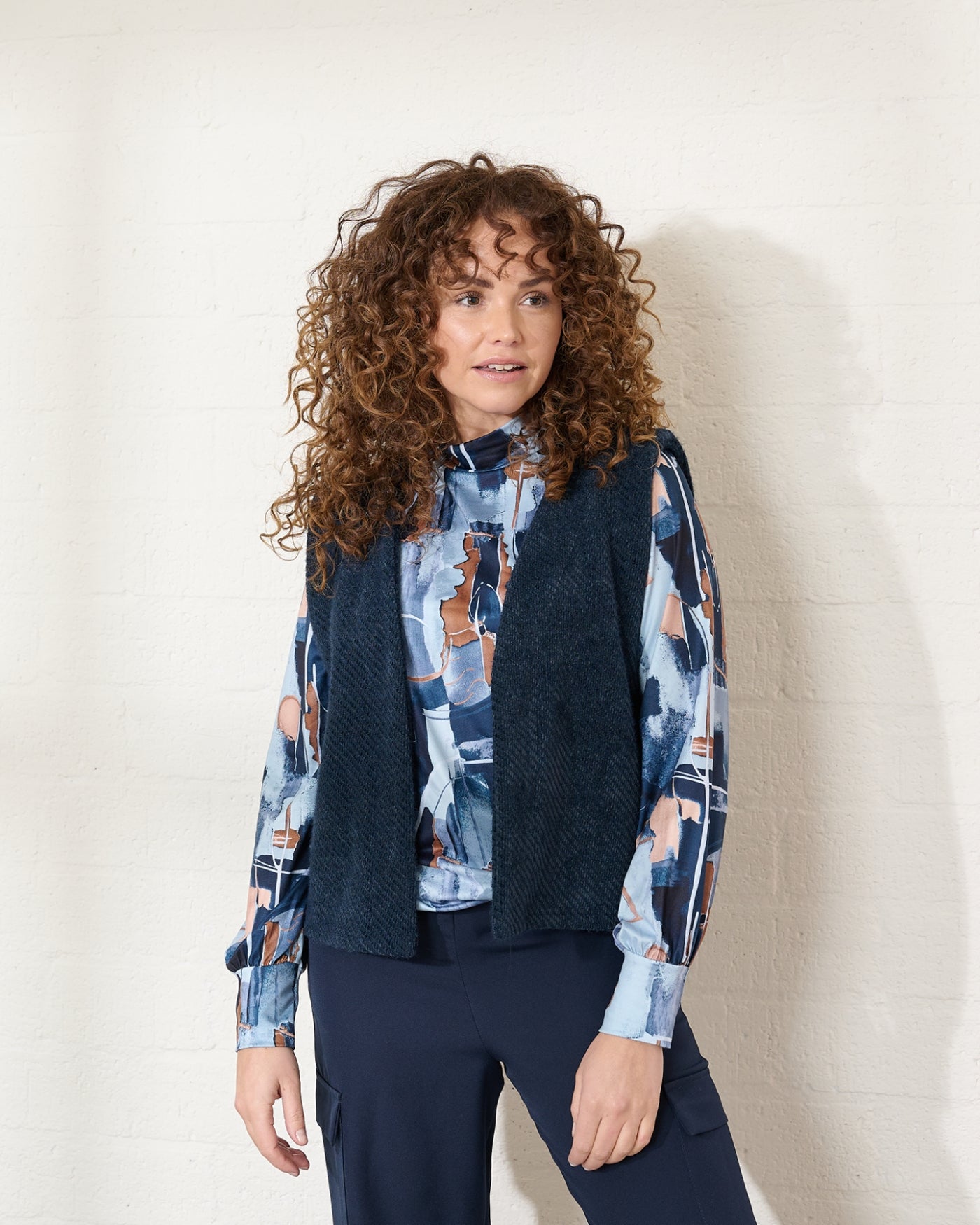 Top - Adina Abstract | Jeans