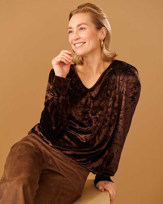 Top - Bella Velours | Bruin Tops & Blouses