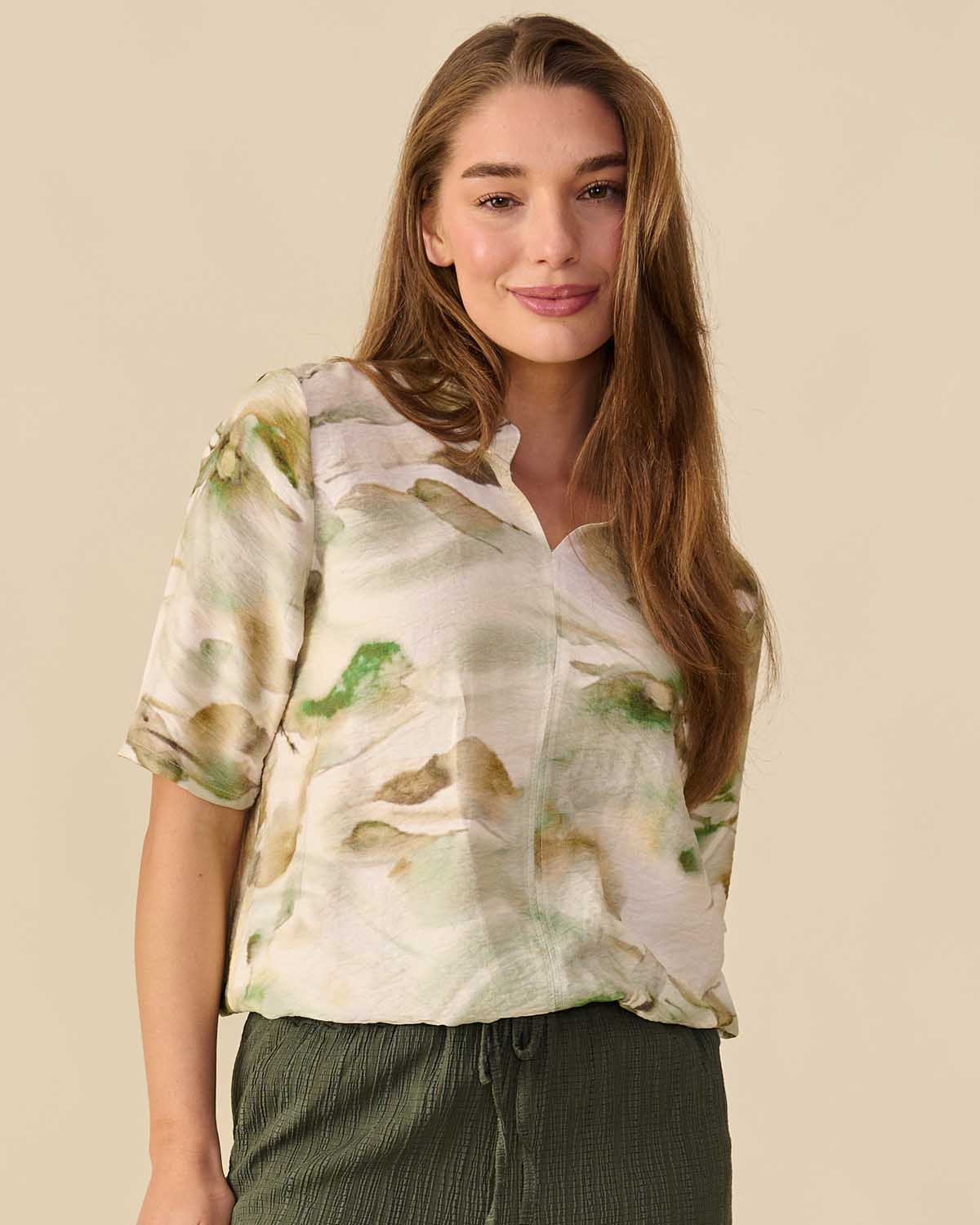 Blouson Doortje in army met bloemen dessin