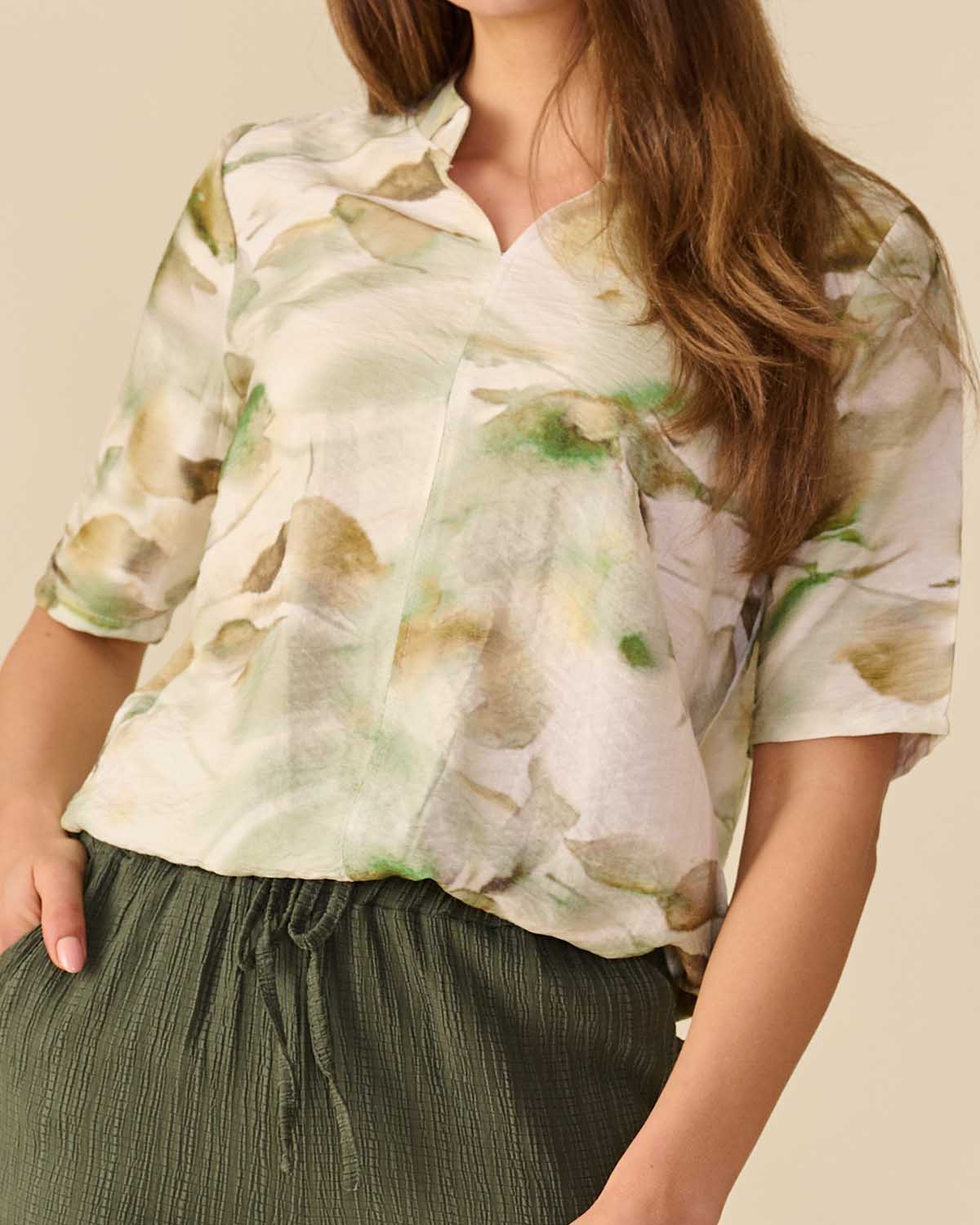 Blouson Doortje in army met bloemen dessin