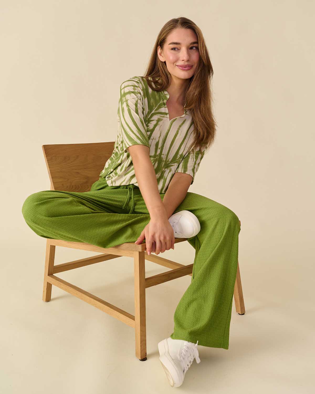 Blouson Doortje in lime met grafisch dessin