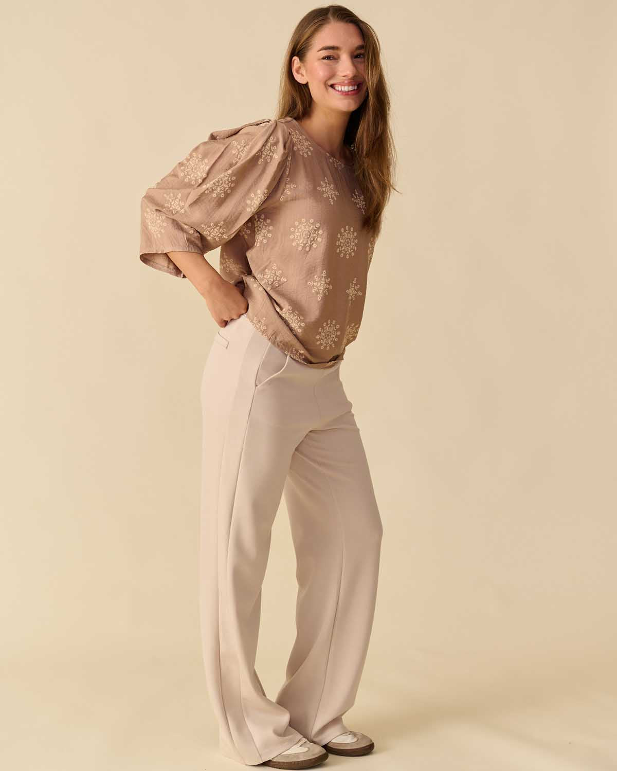 Top Hester in Camel met grafisch dessin