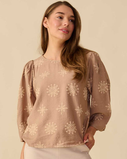 Top Hester in Camel met grafisch dessin