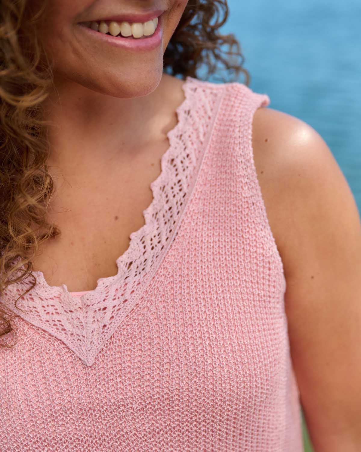 Singlet Henna met Kant Roze met V-hals dames