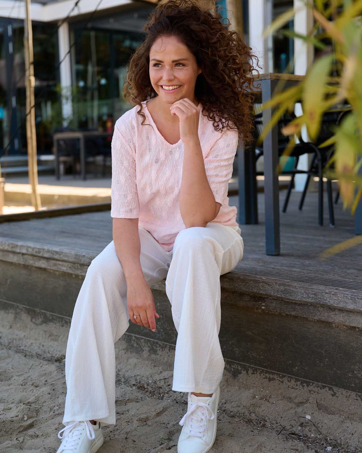 Top - Vivi Broderie stretch bloem | Roze