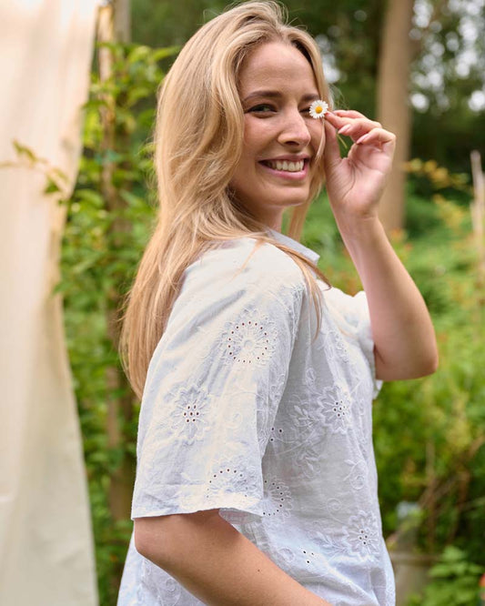 Blouse - Merel Broderie bloem | Off-White
